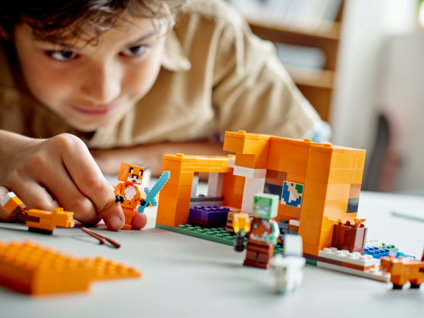 LEGO® 21178 Die Fuchs-Lodge - Image 2