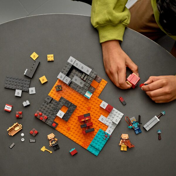 LEGO® 21185 Minecraft™ Die Netherbastion - Image 7