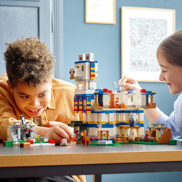 LEGO® 21188 Minecraft™ Das Lamadorf – Bild 2