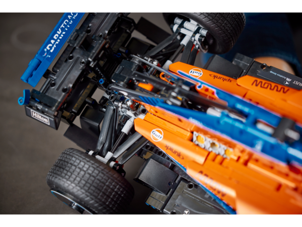 LEGO® 42141 Technic McLaren Formel 1™ Rennwagen – Bild 3