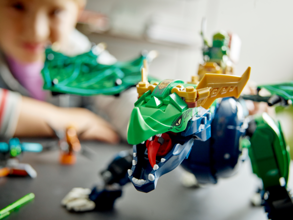 LEGO® 71766 Ninjago Lloyds legendärer Drache – Bild 3